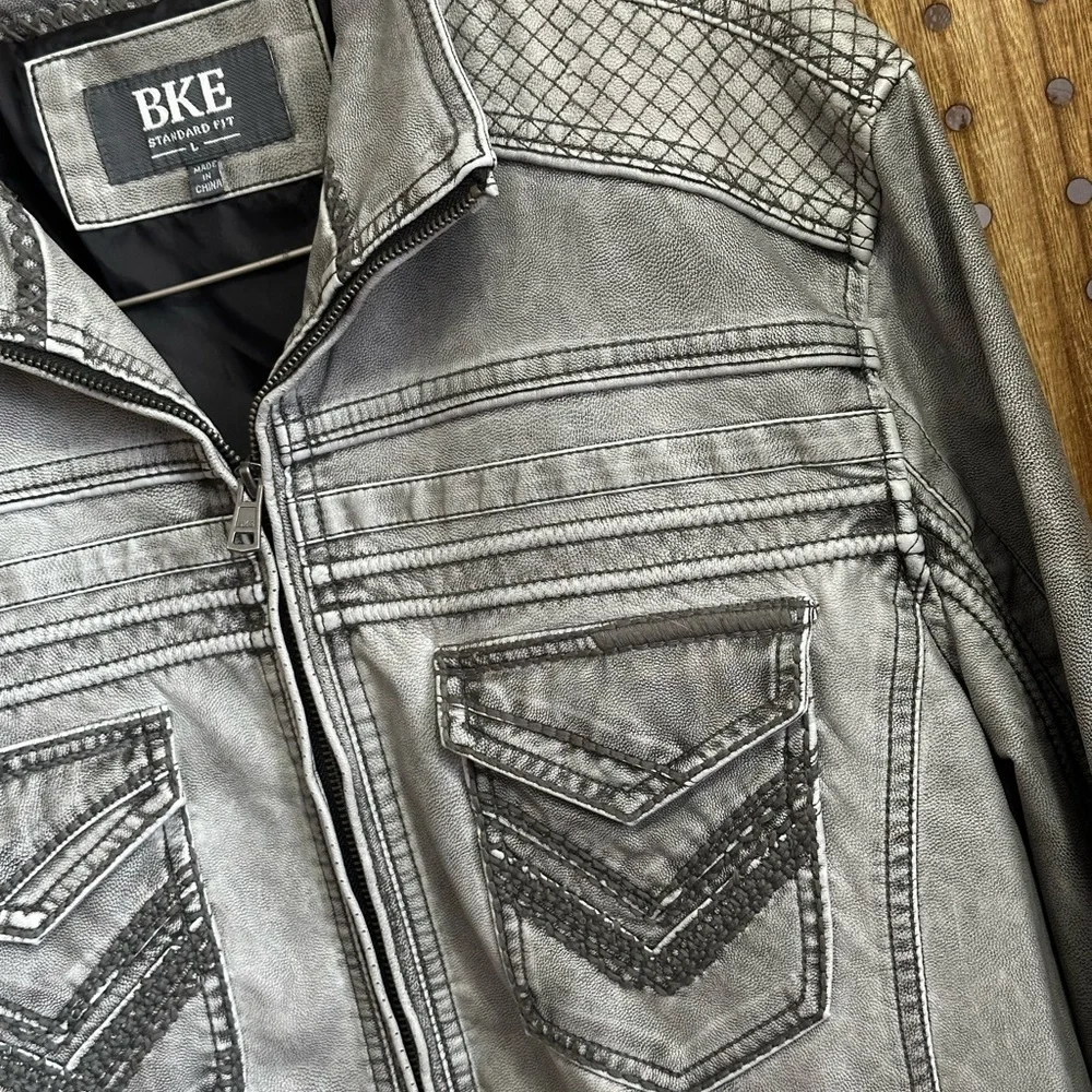 BKE Men’s Gray Moto Bomber Jacket Leather Look Embroidered Size L